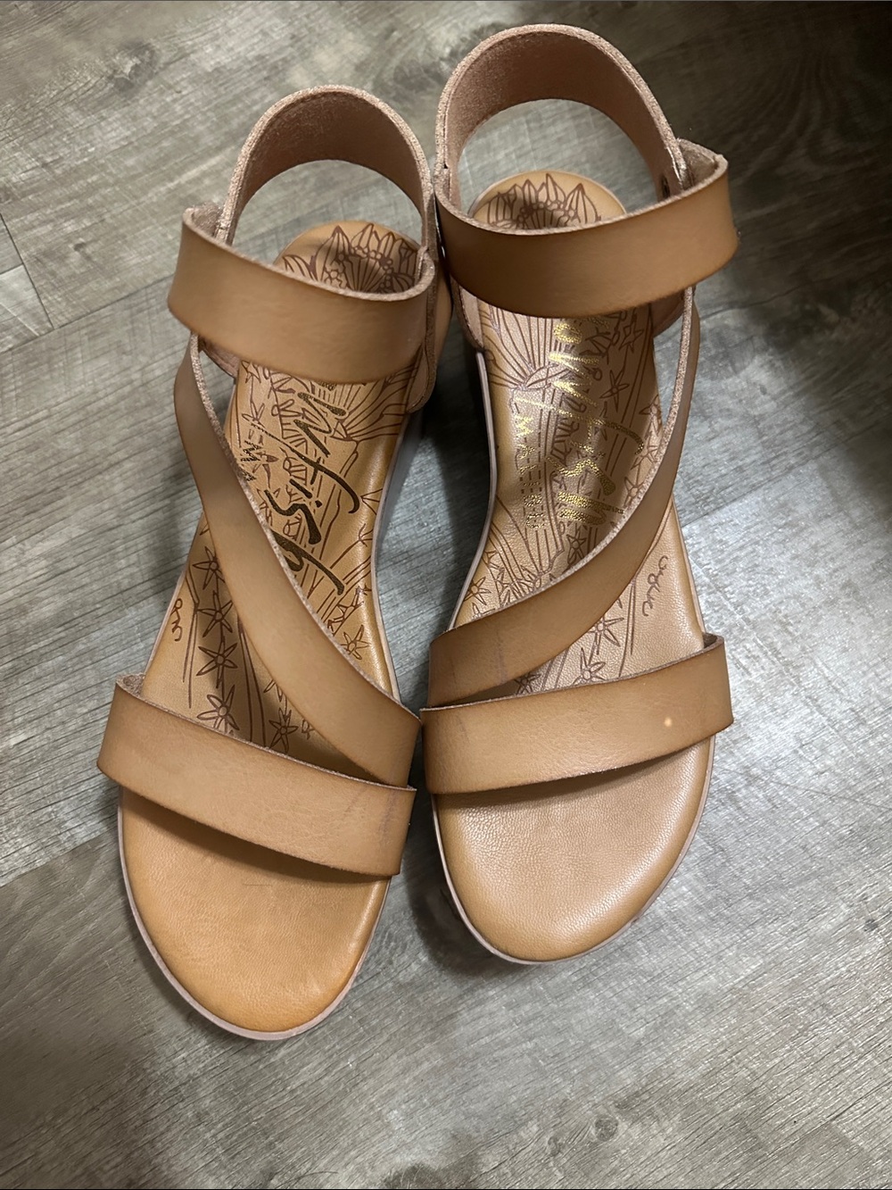 Blowfish Women's Tan Strappy Comfort Sandals